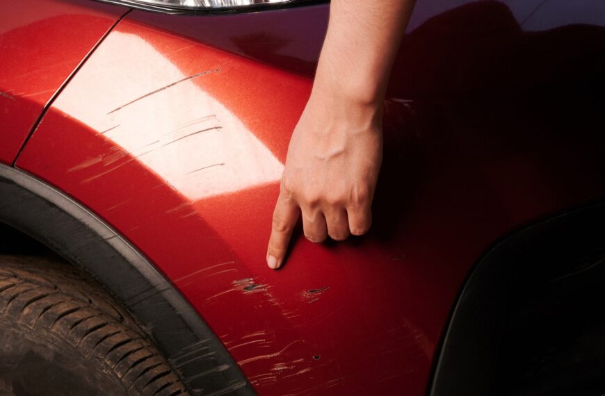 Jak usunąć rysy z plastiku: skuteczne…