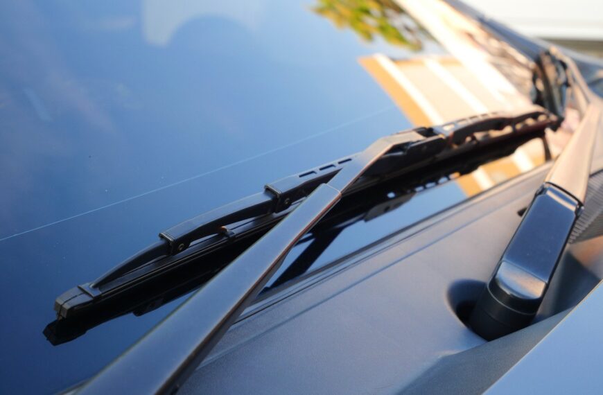 Jak wymienić wycieraczki: szybka i łatwa wymiana