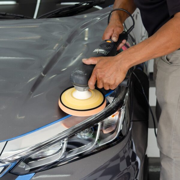 Jak wypolerować lampy: przywrócenie blasku lampom samochodowym