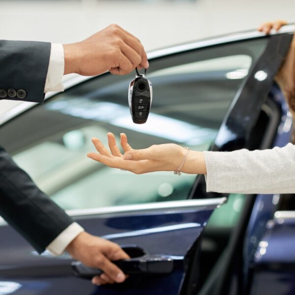 Umowa kupna sprzedaży skutera: co zawiera umowa?