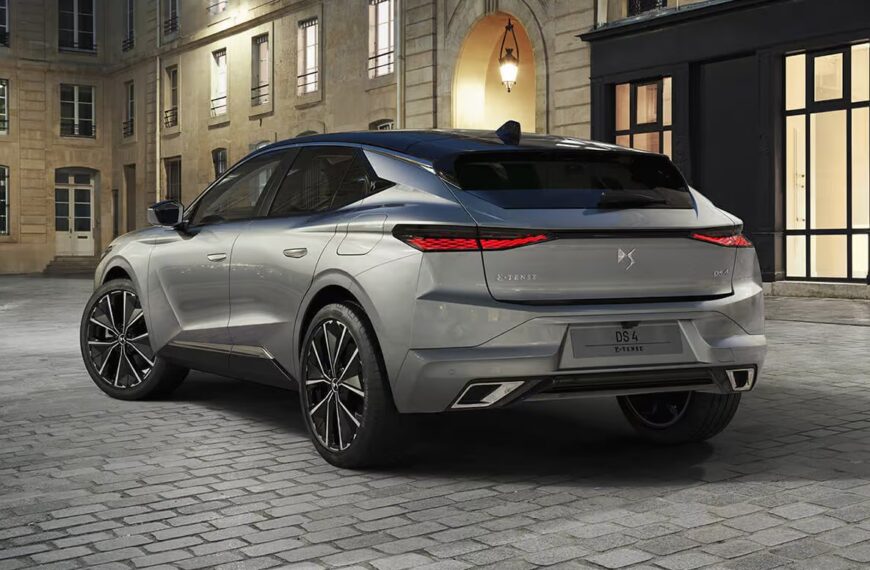 DS Automobiles DS 4 E-Tense – opinie, cena, dane techniczne, wymiary, spalanie, osiągi