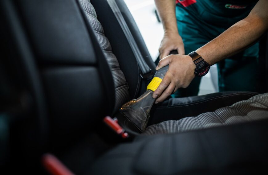 Jak skutecznie usunąć zapach tytoniu z wnętrza samochodu?
