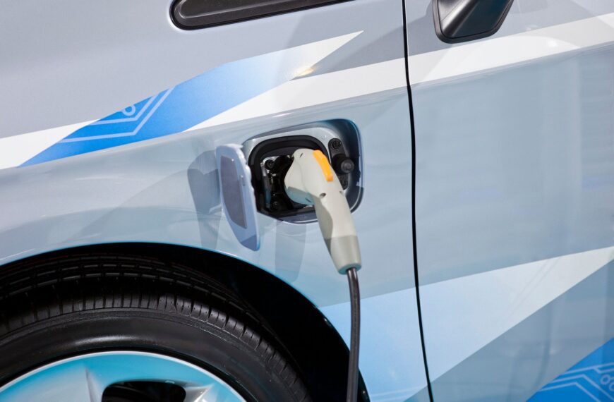 Jak dbać o samochód elektryczny zimą: poradnik dla użytkowników EV