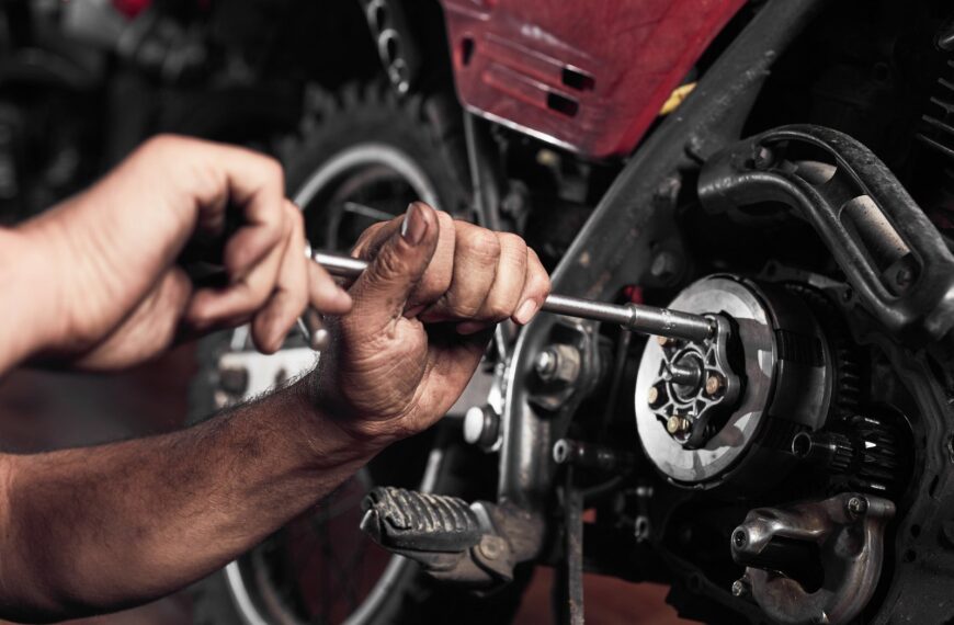 Jak przygotować motocykl do sezonu zimowego: porady dla motocyklistów