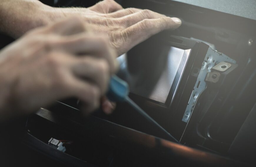 Jak zainstalować system audio w samochodzie: poradnik dla melomanów