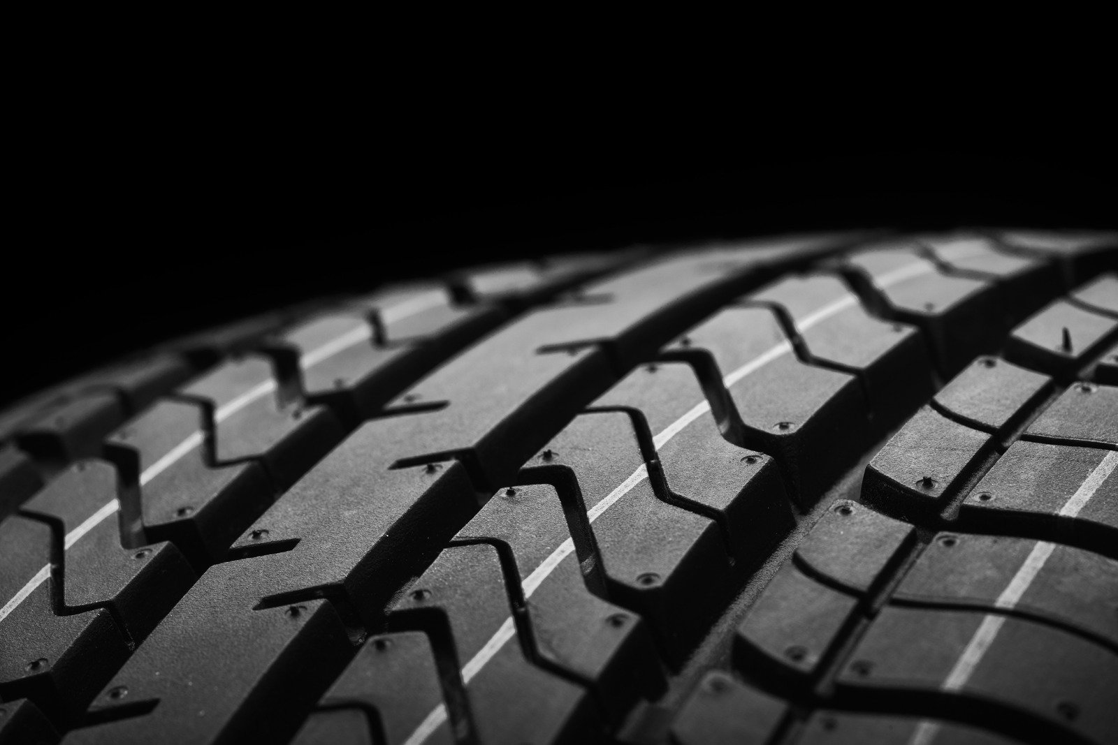 Jakie są najnowsze technologie w oponach: inteligentne opony i ich zastosowanie